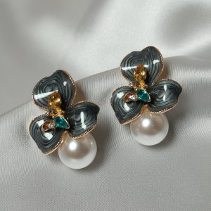 Noir Bloom Stud Earrings