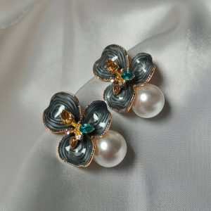 Noir Bloom Stud Earrings