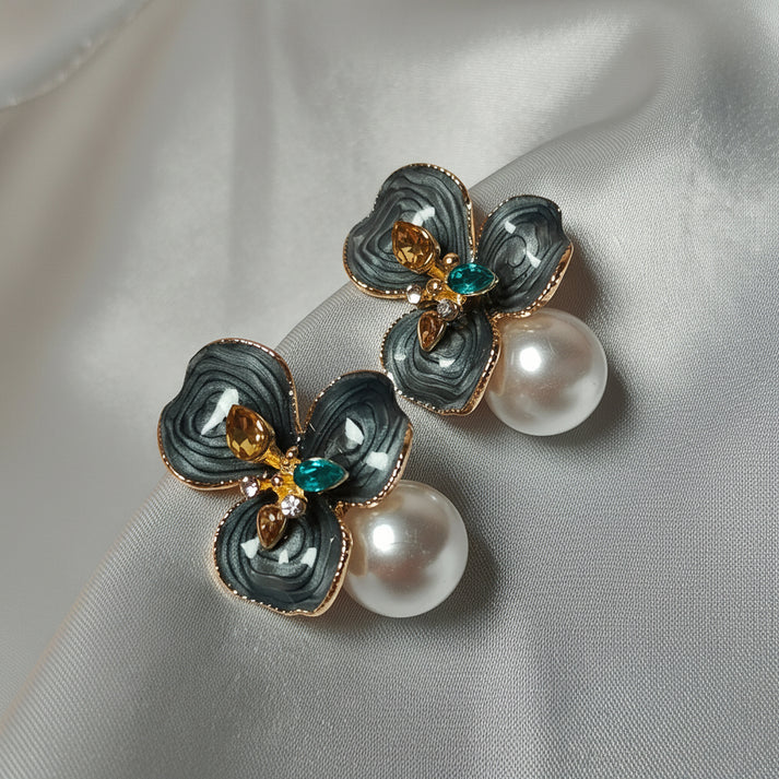 Noir Bloom Stud Earrings