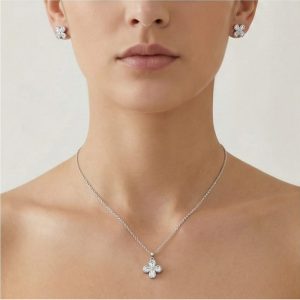 AGOR 925 Sterling Silver Sparkling Floral Clover Pendant and Earring Set High Polish Jewellery for Women