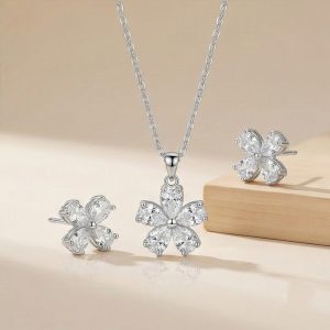 AGOR 925 Sterling Silver Sparkling Floral Clover Pendant and Earring Set High Polish Jewellery for Women