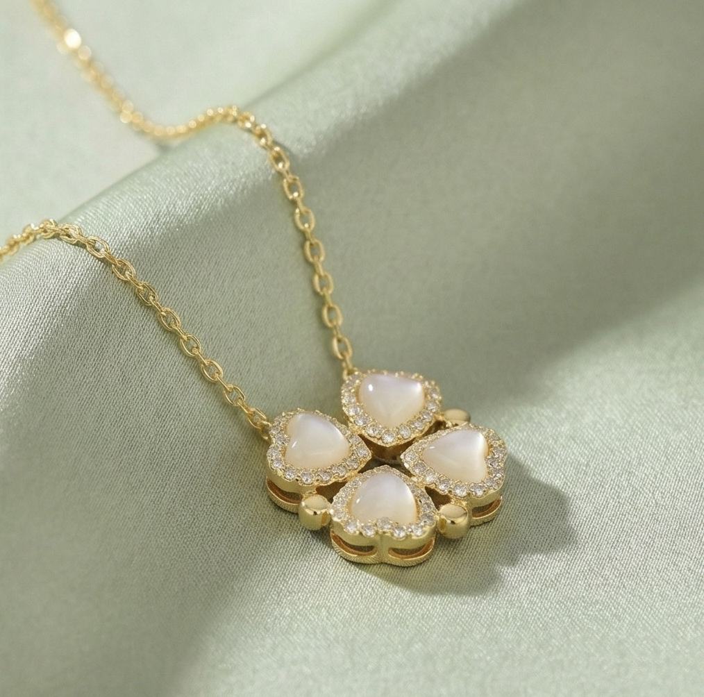 925 Sterling Silver Gold Plated Pearlescent Clover Pendant Necklace Jewellery for Women