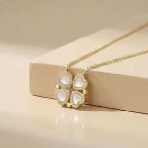 AGOR 925 Sterling Silver Gold Plated Pearlescent Clover Pendant Necklace Jewellery for Women