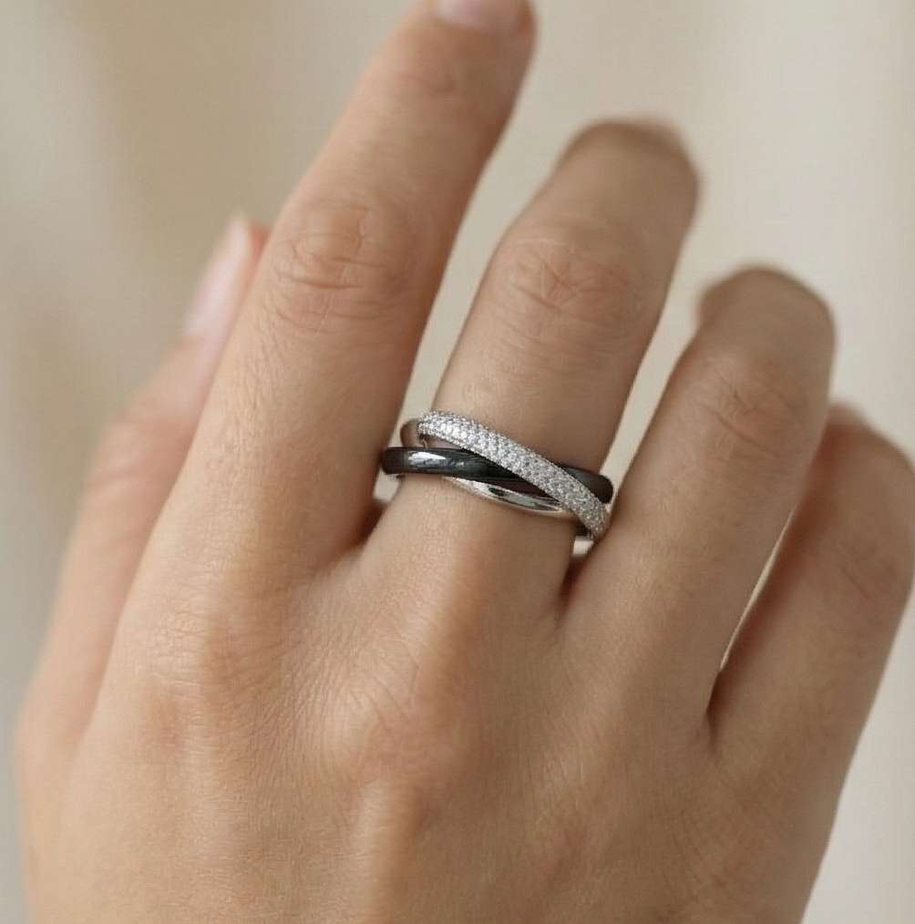 925 Sterling Silver Triple Interlocking Rolling Ring Jewellery with High Polish and Black Matte Finish for Women