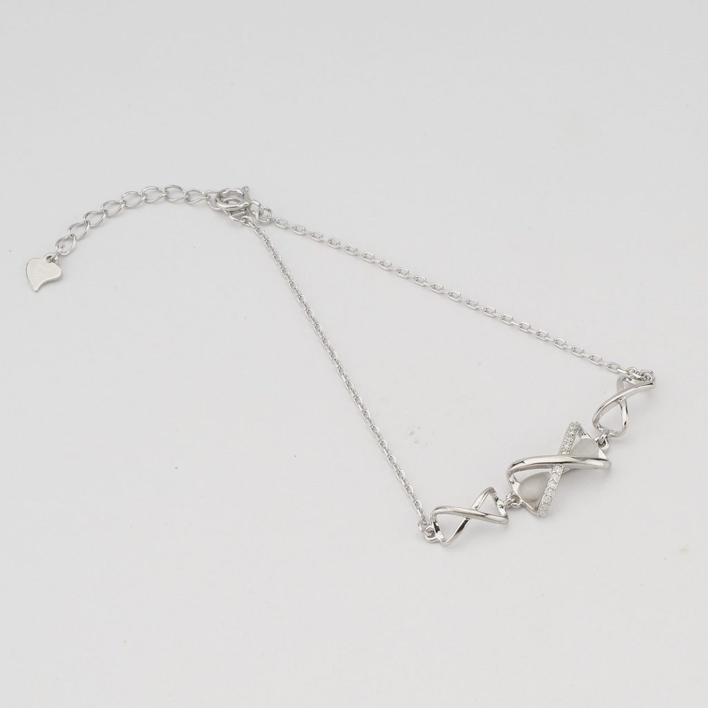AGOR 925 Sterling Silver Interlocking Twisted Link Bracelet for Women, Textured Finish Modern Jewellery