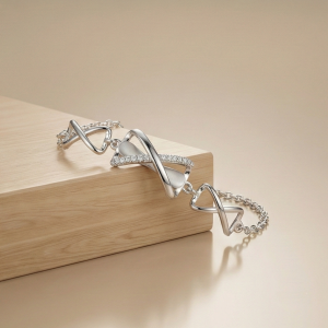 925 Sterling Silver Interlocking Twisted Link Bracelet for Women, Textured Finish Modern Jewellery