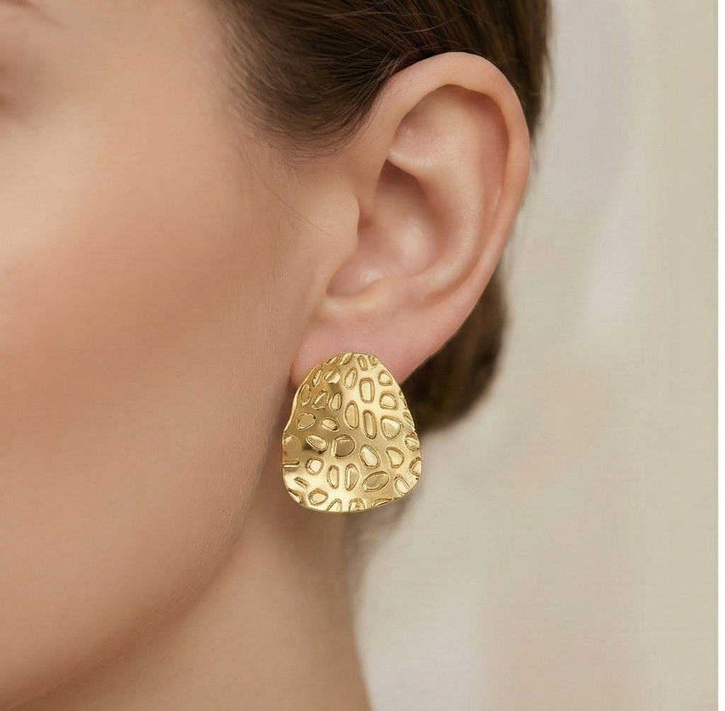 925 Sterling Silver Hammered Shield Stud Earrings in Gold Finish Women's Jewellery