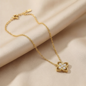 AGOR 925 Sterling Silver Vintage Clover Bracelet in Premium Gold Finish Classic Jewellery for Women