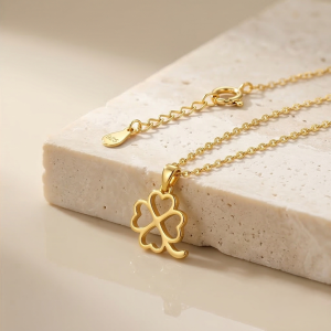 AGOR 925 Sterling Silver Gold Plated Four Leaf Clover Pendant Necklace Jewellery for Women