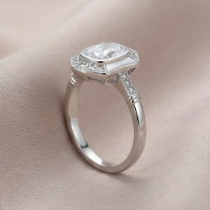 925 Sterling Silver Vintage Art Deco Halo Ring High Polish Rhodium Finish Classic Jewellery - Size 8