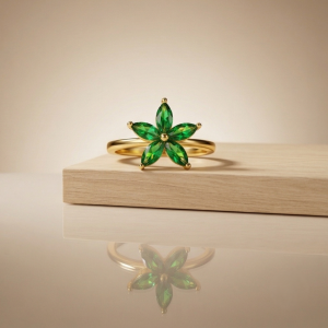 AGOR 925 Sterling Silver Green Starburst Floral Ring Yellow Gold Finish Jewellery for Women - Size 7