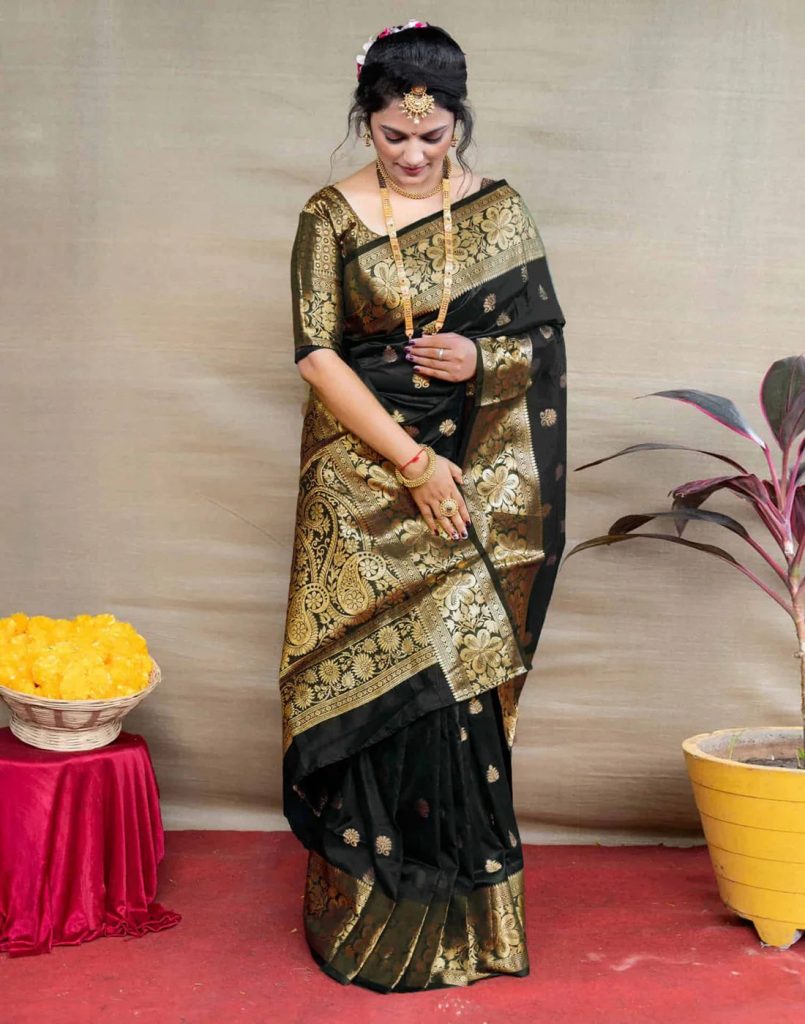 AXONIT Women's Silk Blend Banarasi Jacquard Floral & Paisley Design Saree with Unstitched Blouse Piece
