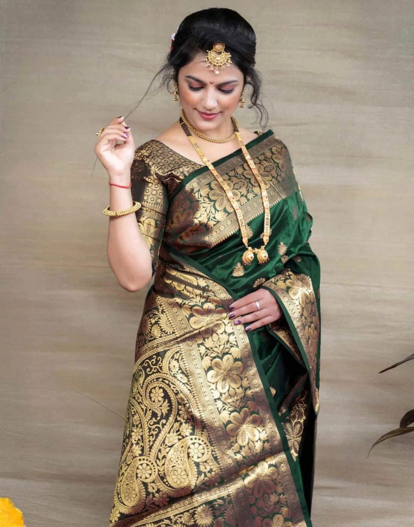 AXONIT Women's Silk Blend Banarasi Jacquard Floral & Paisley Design Saree with Unstitched Blouse Piece