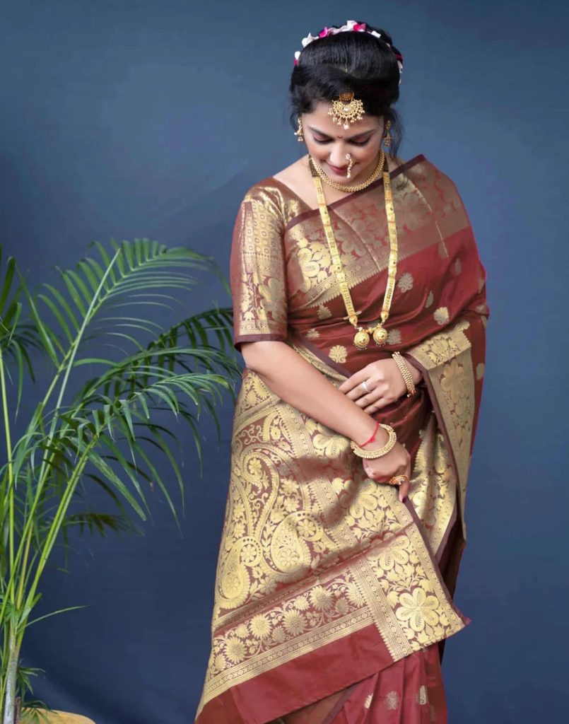 AXONIT Women's Silk Blend Banarasi Jacquard Floral & Paisley Design Saree with Unstitched Blouse Piece