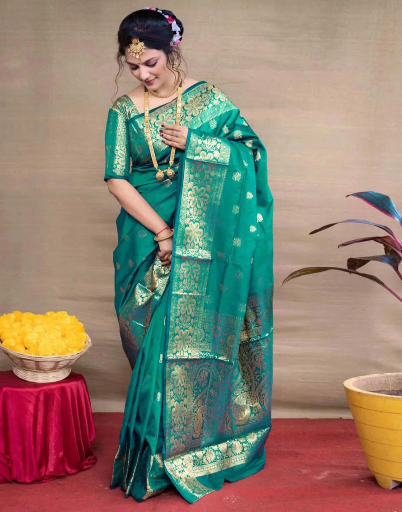 AXONIT Women's Silk Blend Banarasi Jacquard Floral & Paisley Design Saree with Unstitched Blouse Piece