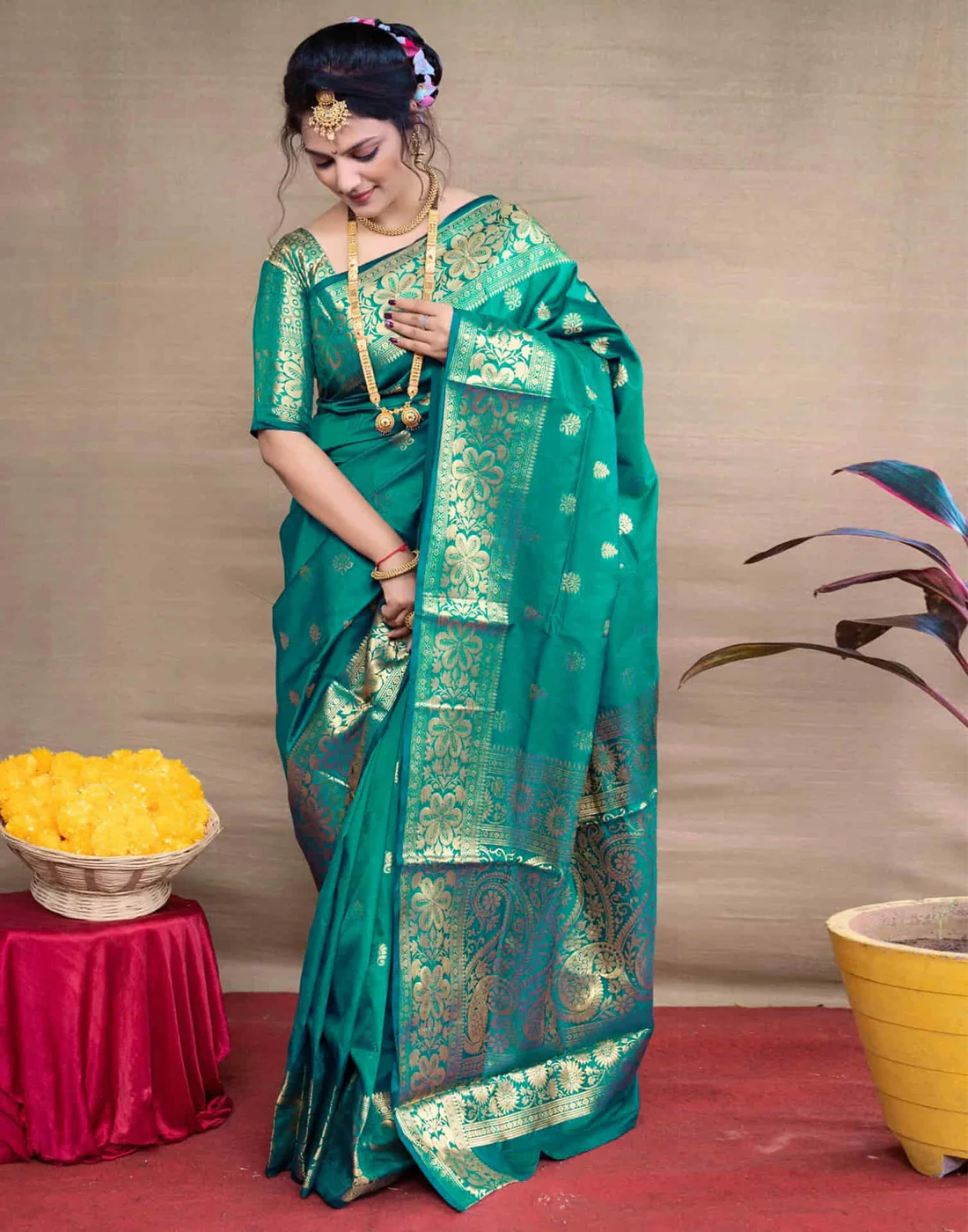 AXONIT Women's Silk Blend Banarasi Jacquard Floral & Paisley Design Saree with Unstitched Blouse Piece