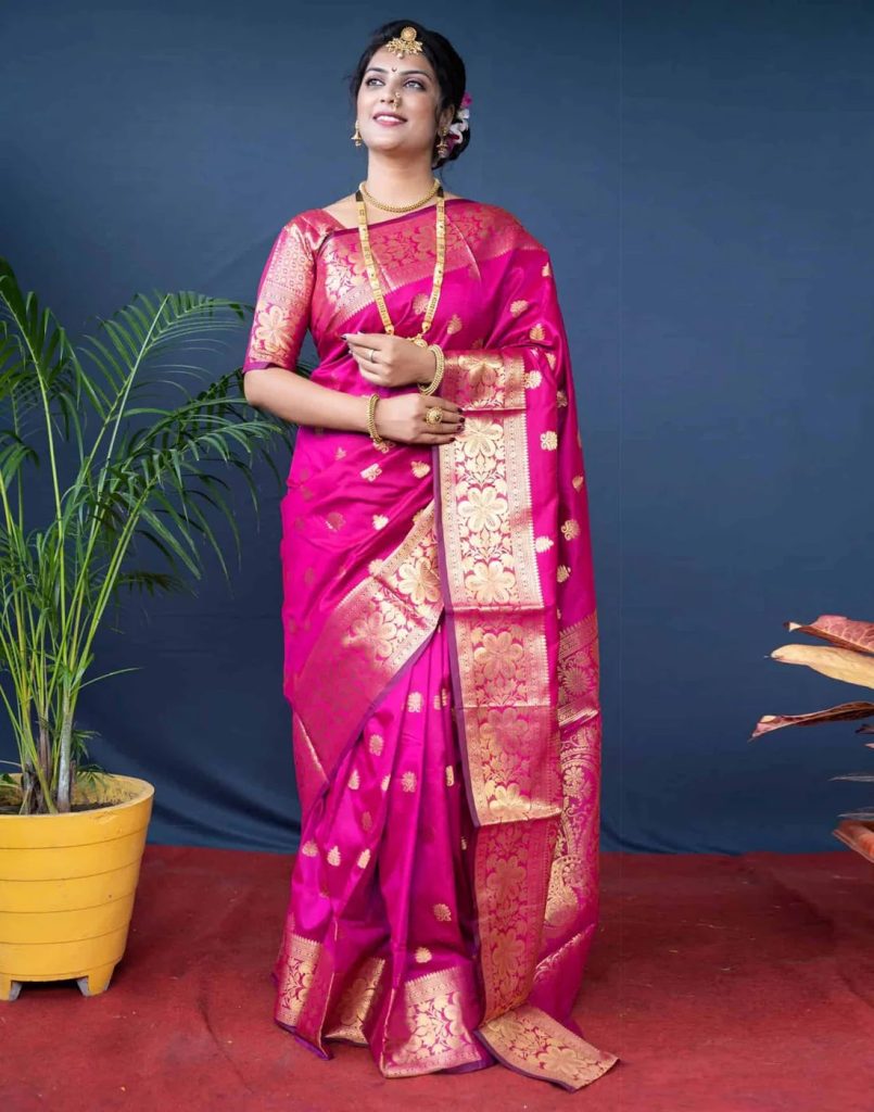 AXONIT Women's Silk Blend Banarasi Jacquard Floral & Paisley Design Saree with Unstitched Blouse Piece