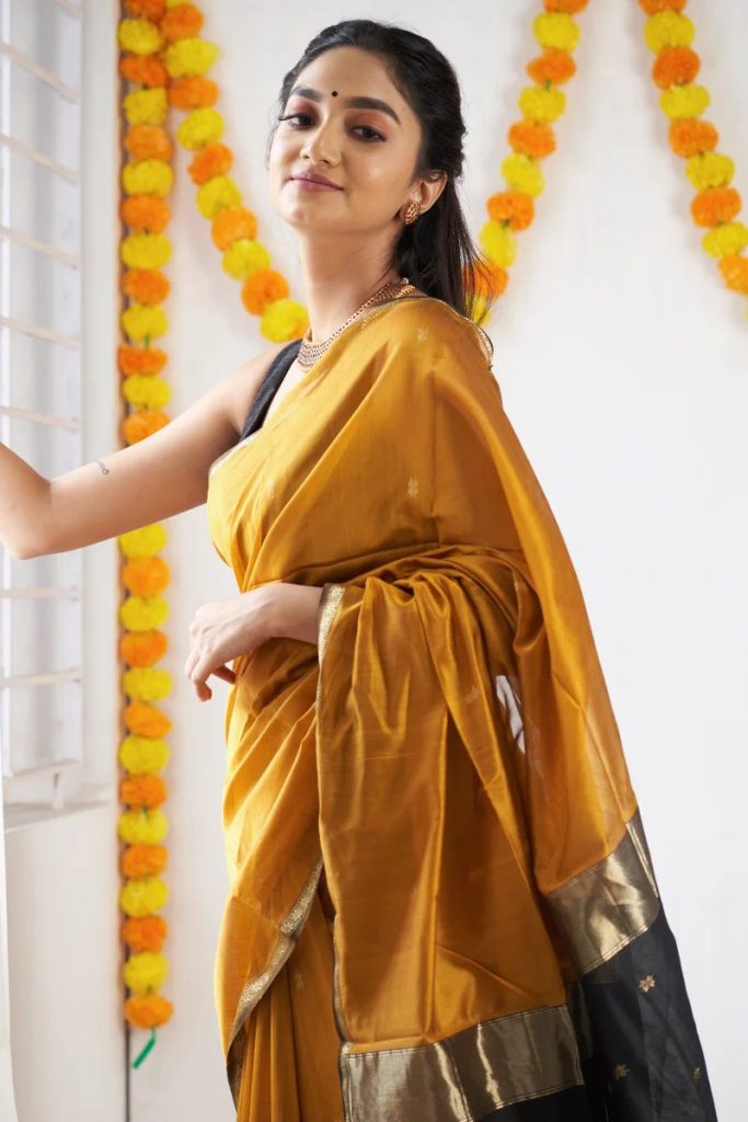 AXONIT Women's Cotton Saree with Zari Motifs & Dual Tone Finish with Unstitched Blouse Piece