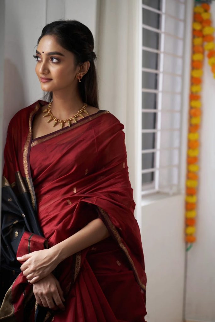 AXONIT Women's Cotton Saree with Zari Motifs & Dual Tone Finish with Unstitched Blouse Piece