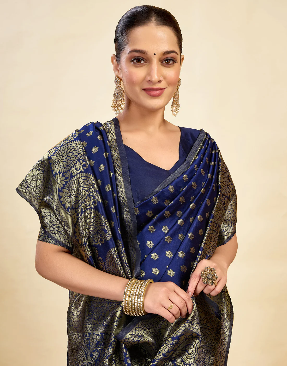 AXONIT Women's Silk Blend Banarasi Jacquard Classic Motif Design Saree with Unstitched Blouse Piece