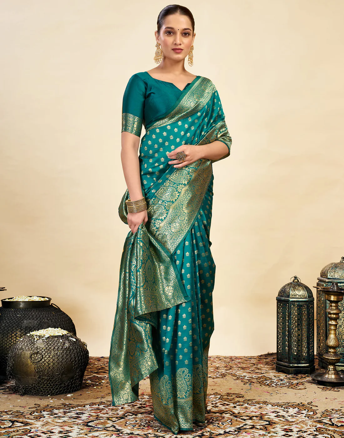 AXONIT Women's Silk Blend Banarasi Jacquard Classic Motif Design Saree with Unstitched Blouse Piece