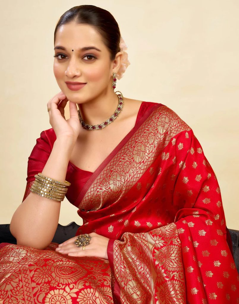 AXONIT Women's Silk Blend Banarasi Jacquard Classic Motif Design Saree with Unstitched Blouse Piece