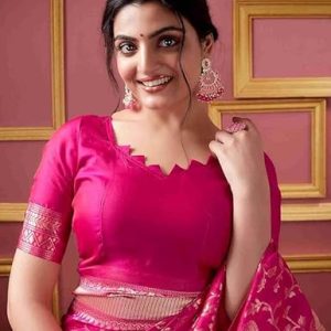 AXONIT Women's Silk Saree with Floral & Paisley Weaving & Traditional Golden Pallu with Unstitched Blouse Piece
