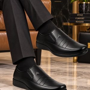 WUGO Men's Black Formal Shoes, FOX-1005-BLK