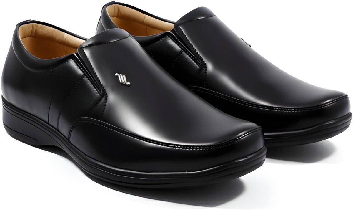WUGO Men's Black Formal Shoes, FOX-5024-BLK