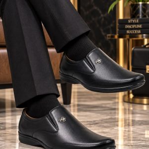 WUGO Men’s Black Formal Shoes, FX1002-BLK