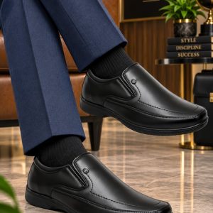 WUGO Men's Black Formal Shoes, GOL-BLACK