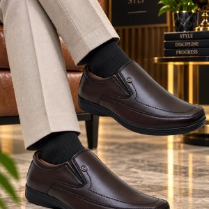 WUGO Men's Brown Formal Shoes, GOLA-BRN
