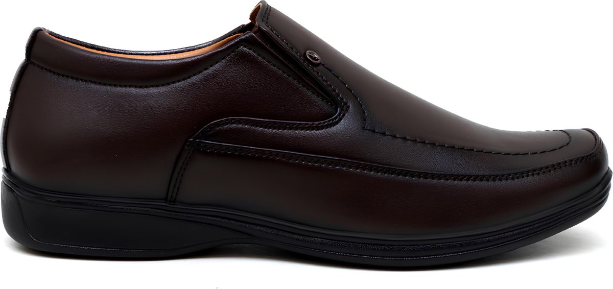 WUGO Men's Brown Formal Shoes, GOLA-BRN