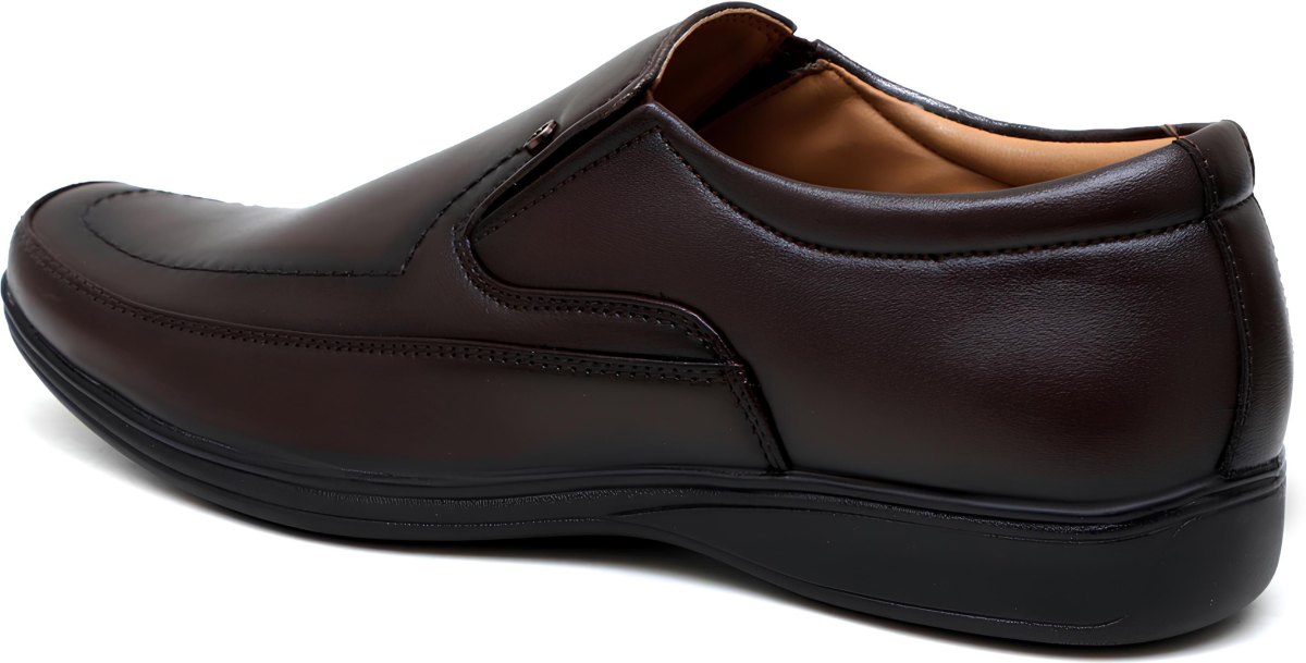 WUGO Men's Brown Formal Shoes, GOLA-BRN