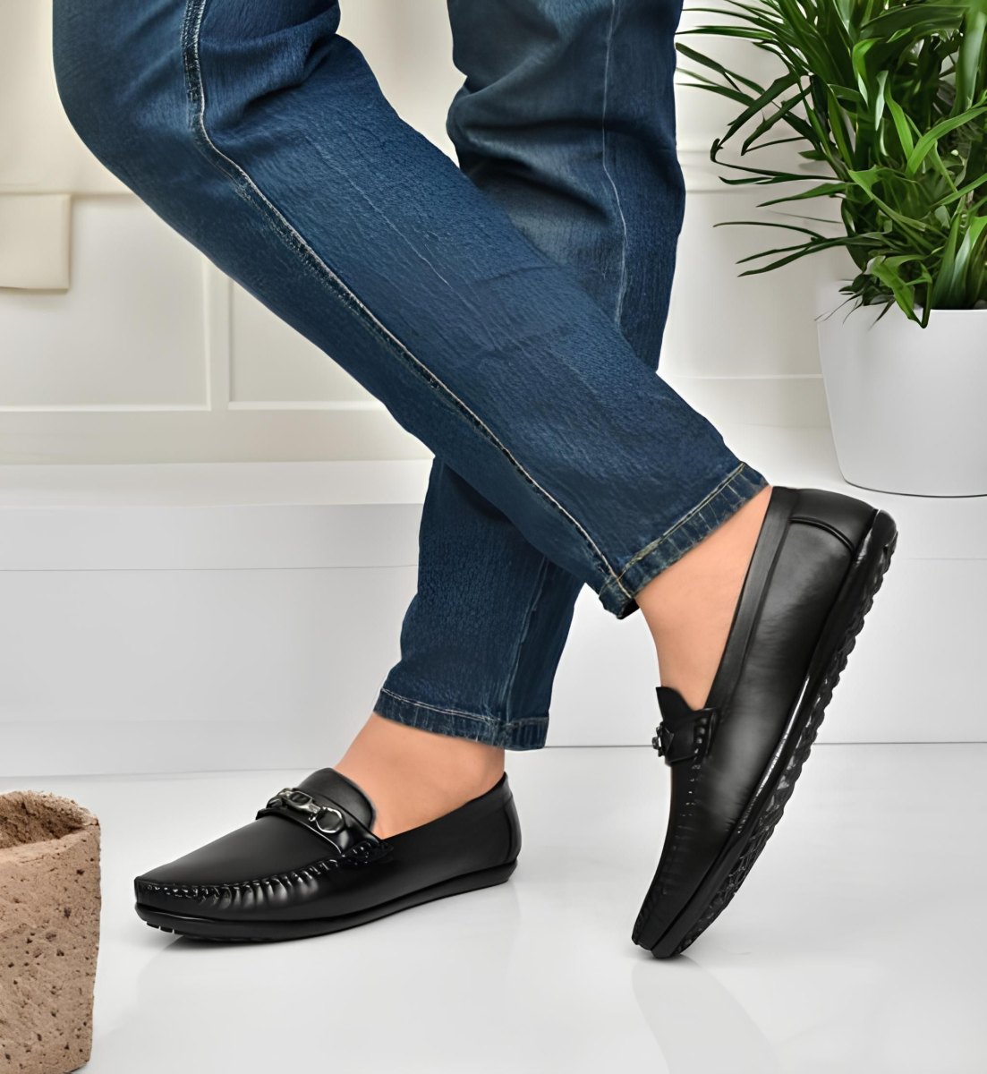 WUGO Men's Black Casual Loafers, LOAFFER-WATCHBLK